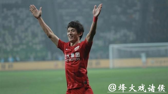 36 岁 “老黄忠” 王燊超再战一年,“带刀侍卫”靠啥关键时刻总能进球? 36 岁 “老黄忠” 王燊超再战一年,“带刀侍卫”靠啥关键时刻总能进球?